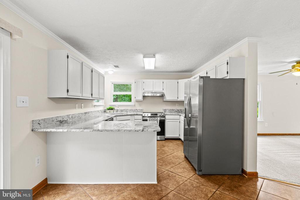 Residential in LEXINGTON PARK 4