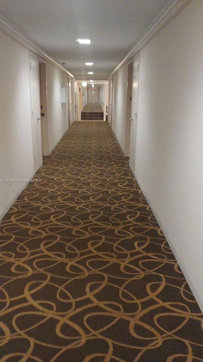 APT-1N - 500 Executive Center Dr, Condo with 2 bedrooms, 2 bathrooms and null parking in West Palm Beach FL | Image 7