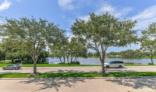 18 Evia Main, Galveston, TX, 77554-2924 | Card Image