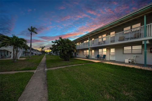 22-5227 81st Lane N, St Petersburg, FL, 33709 | Card Image