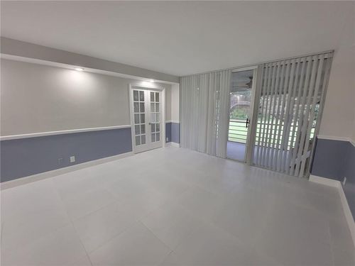 202-800 E Cypress Lane, Pompano Beach, FL, 33069 | Card Image