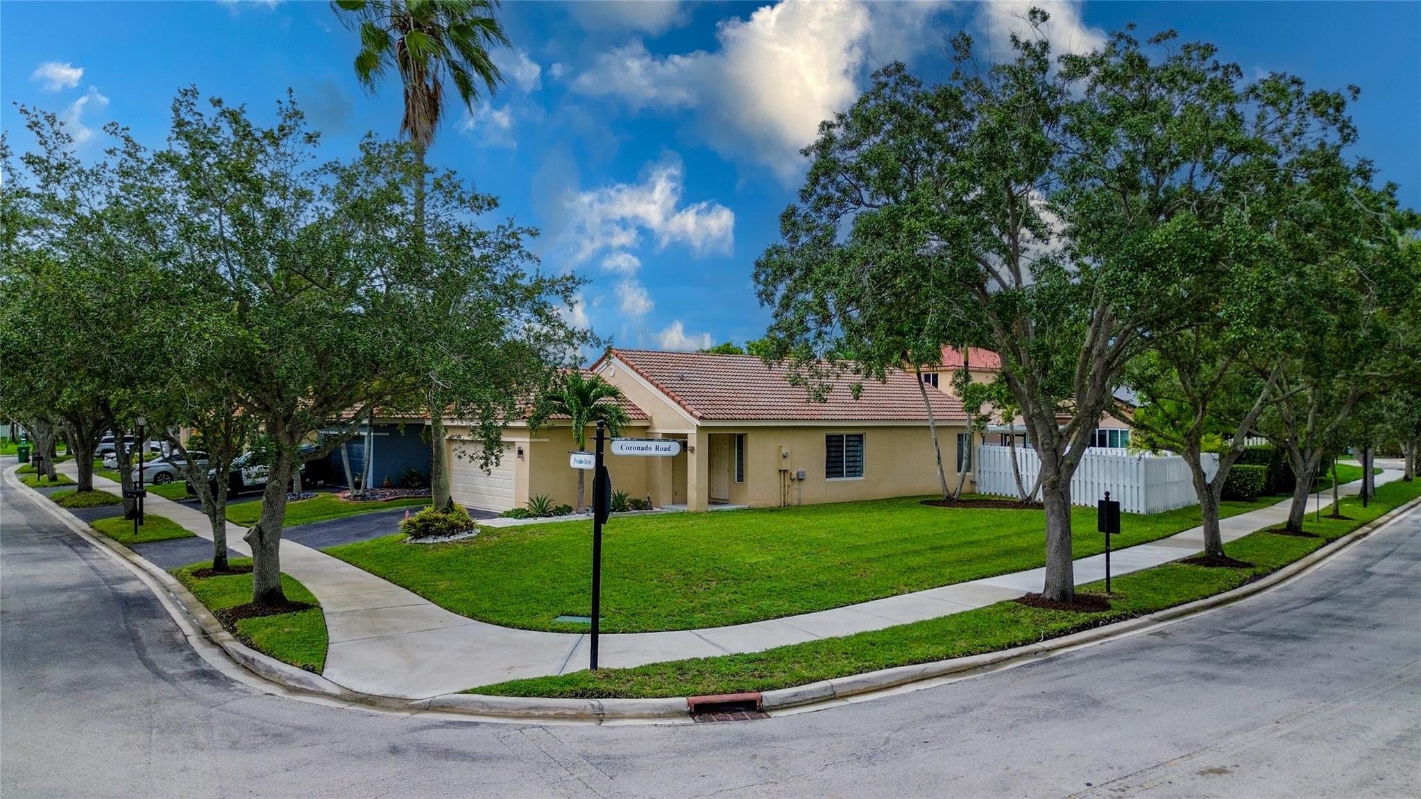 Presidio Dr, Weston, FL 33327