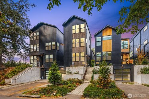 8547 Evanston Ave N, Seattle, WA, 98103-3848 | Card Image