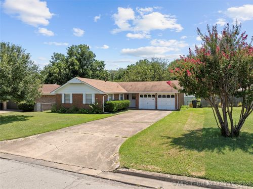 800 Cottonwood St, Ardmore, OK, 73401-1326 | Card Image