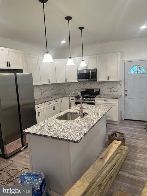 2 E 24th St, WILMINGTON, DE, 19802-4235 | Card Image