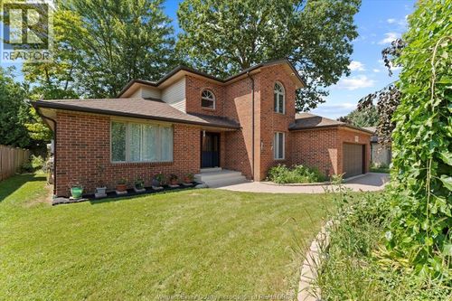 5753 Bishop St, Lasalle, ON, N9H1N8 | Card Image