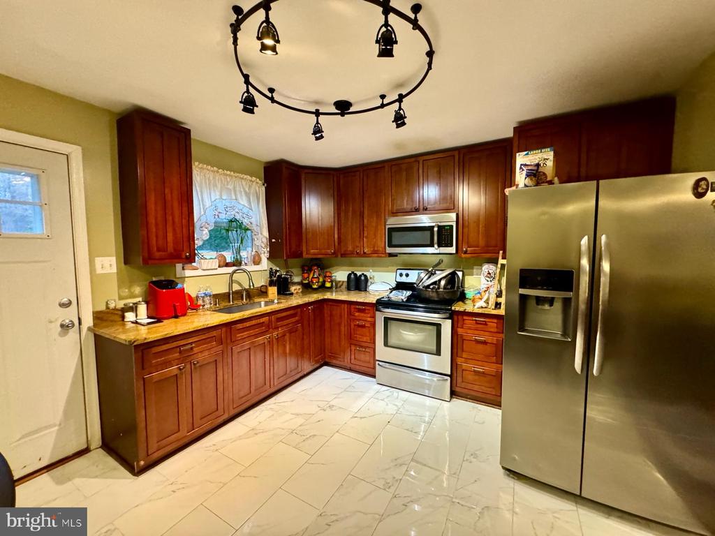 Regina Ave, Brandywine, MD 20613