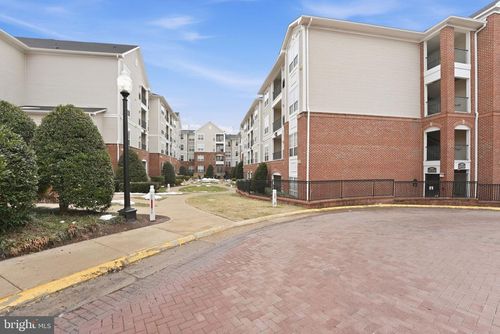 unit-113-4850 Eisenhower Ave, ALEXANDRIA, VA, 22304-7302 | Card Image