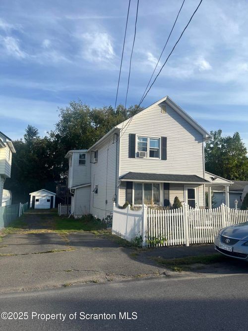 108 3rd St, BLAKELY, PA, 18447-1015 | Card Image