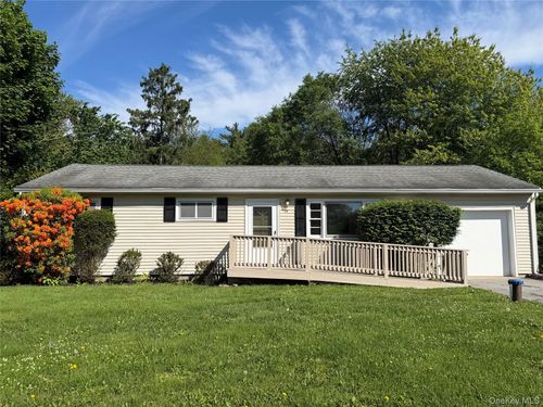 25 Gilbert Dr, Hyde Park, NY, 12538-2431 | Card Image