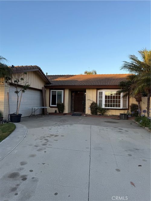 17936 Santa Olivia St, Fountain Valley, CA, 92708-5028 | Card Image