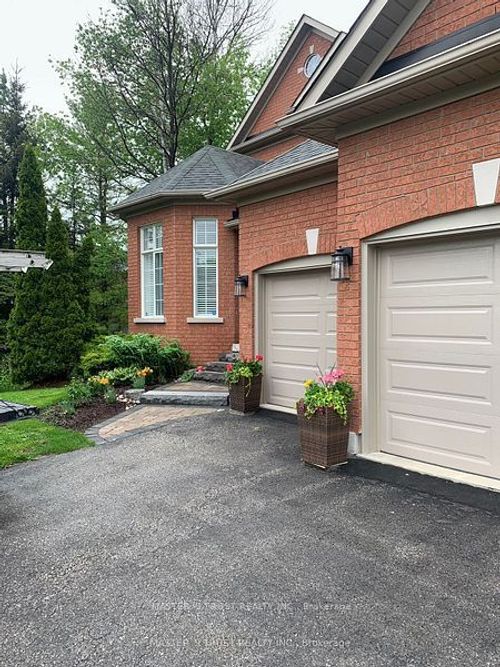 657 Chaleur Pl, Newmarket, ON, L3X1L6 | Card Image