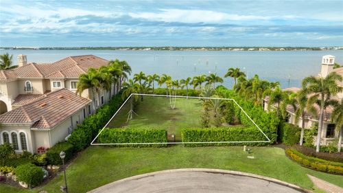 4223 Hawk Island Dr, BRADENTON, FL, 34208-9404 | Card Image