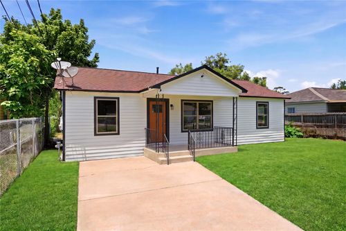 7429 W Knoll St, Houston, TX, 77028-2361 | Card Image