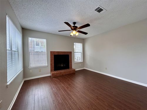 apt-c-8910 Schick Rd, Austin, TX, 78729-5465 | Card Image