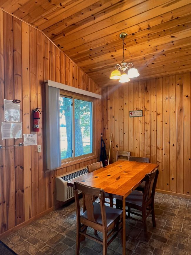 Cabin 3 dining.jpg | Image 5