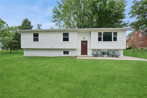 1805 4th Ave, South Amana, IA, 52334-8542 | Card Image