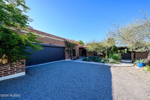 2546 E Avenida De Maria, Tucson, AZ, 85718 | Card Image