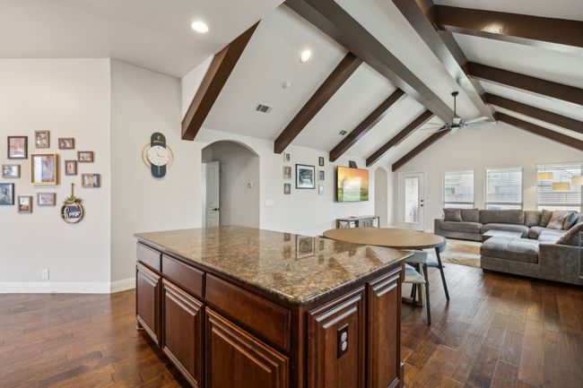 218 Calvert Dr, House other with 4 bedrooms, 3 bathrooms and null parking in Midlothian TX | Image 7
