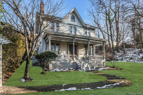 64 Bryant Ave, Roslyn, NY, 11576-1105 | Card Image