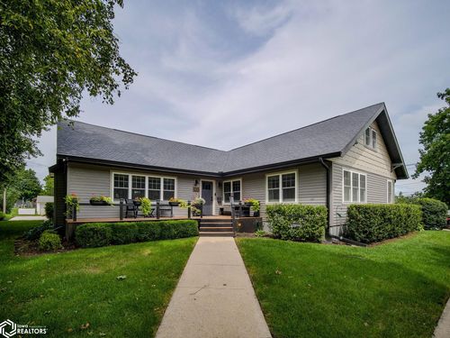 135 E B St, Forest City, IA, 50436-2012 | Card Image
