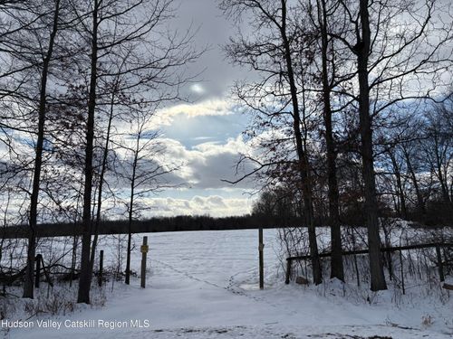 5 Stokes Ln, Gardiner, NY, 12525-5411 | Card Image