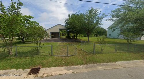 124 Saint Joseph St, Waveland, MS, 39576-4115 | Card Image