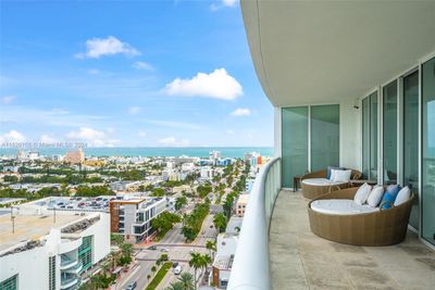 2006 - 450 Alton Rd, Condo with 2 bedrooms, 2 bathrooms and null parking in Miami Beach FL | Image 3