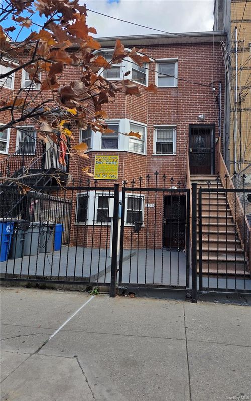 301 Wyona St, Brooklyn, NY, 11207-3521 | Card Image