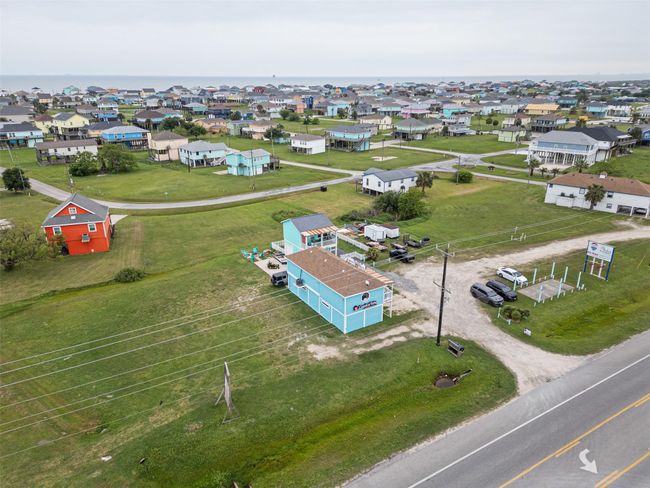 2080 Highway 87, House other with 0 bedrooms, 3 bathrooms and 2 parking in Crystal Beach TX | Image 5