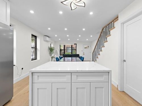 23 Palm Ct, Brooklyn, NY, 11225-5211 | Card Image