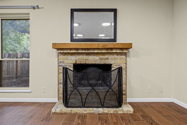 9215 Hunters Trce E, House other with 4 bedrooms, 2 bathrooms and null parking in Austin TX | Image 9