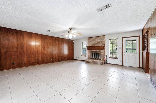 49 Robin Dr, House other with 3 bedrooms, 2 bathrooms and 2 parking in Alvin TX | Image 10