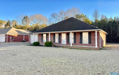 1024 Clint Dr Se, Hartselle, AL, 35640-3382 | Card Image