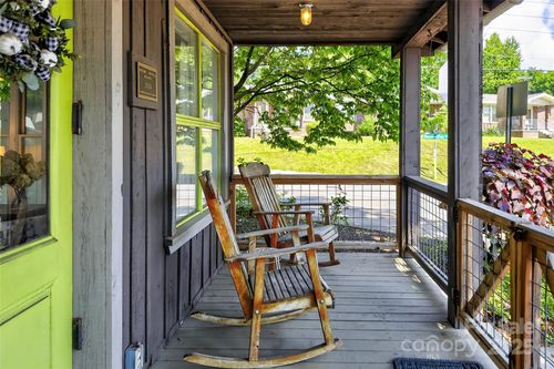 313 Depot St, Waynesville, NC, 28786-3233 | Card Image