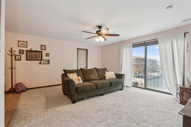 APT-14 - 1015 Woodland Heights Ct Se, Condo with 2 bedrooms, 1 bathrooms and null parking in Cedar Rapids IA | Image 5