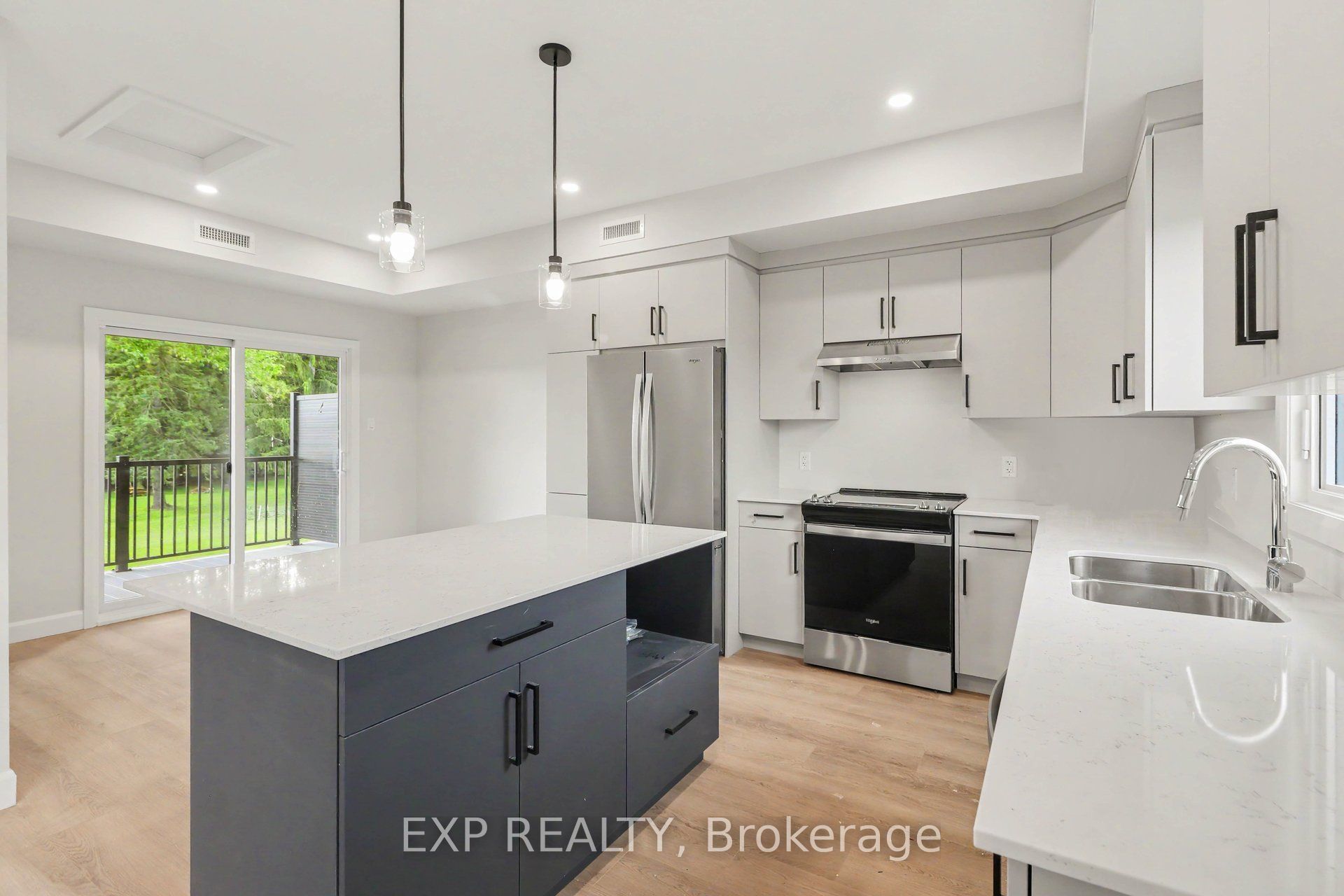 Residential Lease in Russell 2