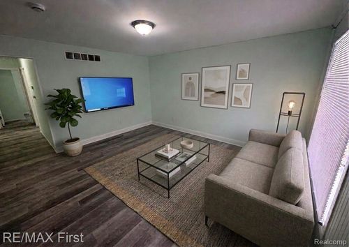 8468 Republic Ave, Warren, MI, 48089-1716 | Card Image