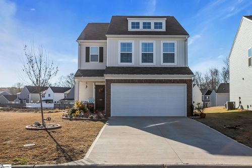 211 Whittier St, Greenville, SC, 29605-6246 | Card Image