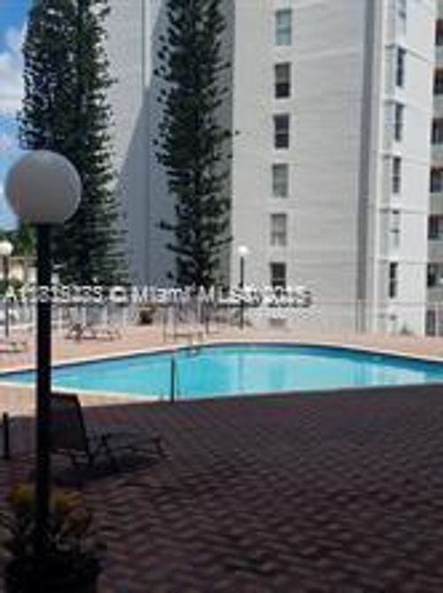 apt-615-2025 Ne 164th St, North Miami Beach, FL, 33162-4160 | Card Image