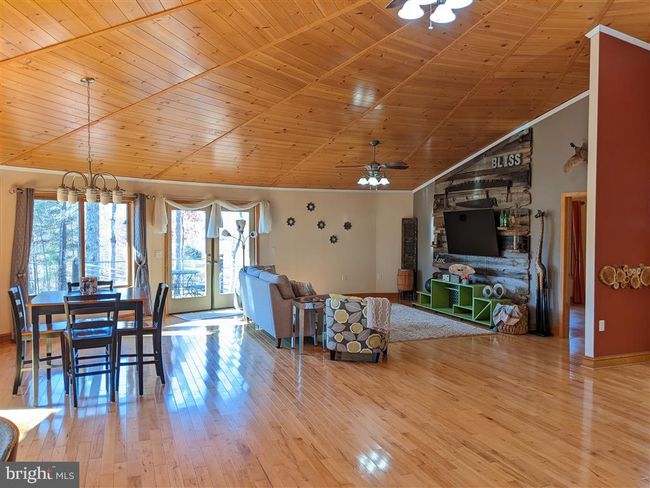 6072 Scuffletown Rd, House other with 3 bedrooms, 4 bathrooms and null parking in BARBOURSVILLE VA | Image 5