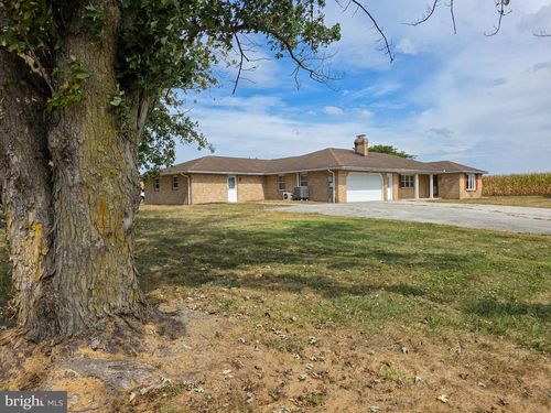 820 Storms Store Rd, GETTYSBURG, PA, 17325-8361 | Card Image