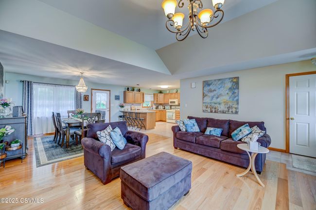 17 Makara Dr, House other with 3 bedrooms, 2 bathrooms and null parking in Drums PA | Image 9