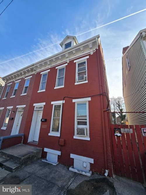 550 W Philadelphia St, YORK, PA, 17401-3324 | Card Image