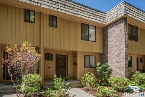 7-7 Great Oak Ct, Cromwell, CT, 06416-1833 | Card Image