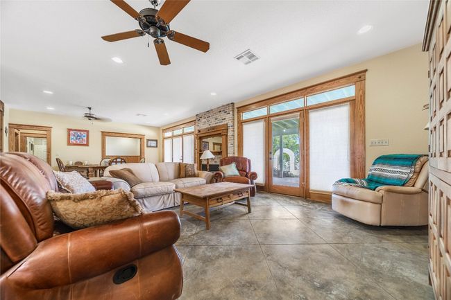1428 Seven Springs Dr, House other with 3 bedrooms, 2 bathrooms and 5 parking in Junction TX | Image 6