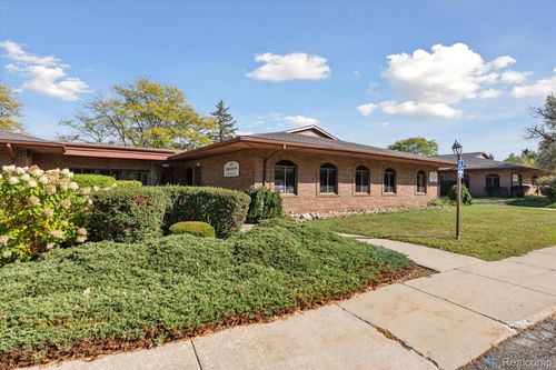 1117 Villa Linde Ct, Flint, MI, 48532-3410 | Card Image