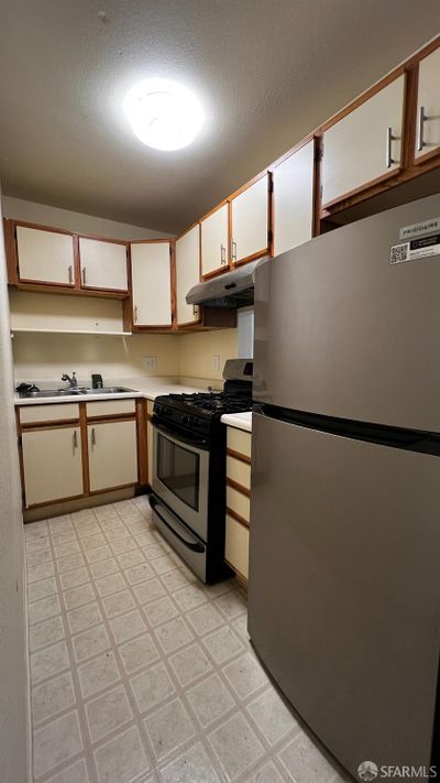 1723 Livingston Lane, Townhouse with 2 bedrooms, 2 bathrooms and 1 parking in Richmond CA | Image 3