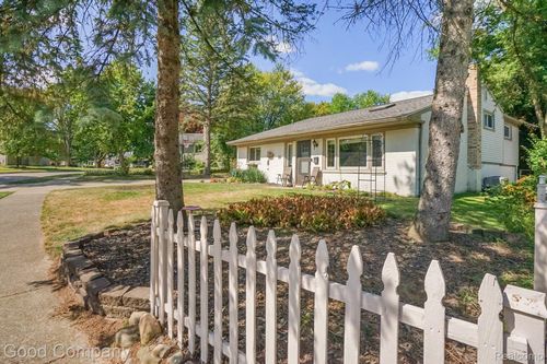 1299 Catalpa Dr, Rochester, MI, 48307-1501 | Card Image