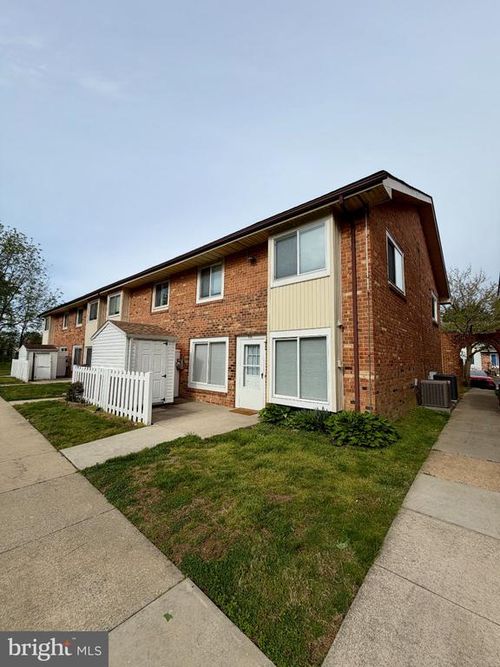 916 Cobble Creek Curv, NEWARK, DE, 19702-2422 | Card Image